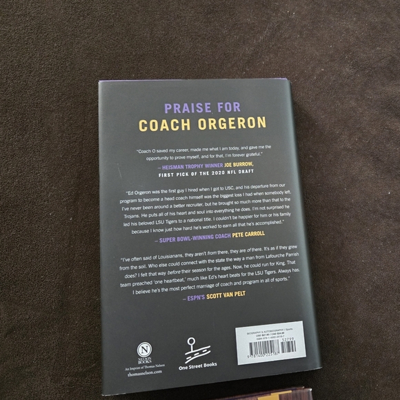 2 Louisiana books : cook book and LSU - Picture 6 of 6